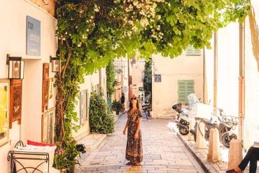 Où faire du shopping à Saint-Tropez ? Luxe, mode, artisanat : découvrez le guide complet de La Mandarine des meilleures boutiques de St-Tropez.